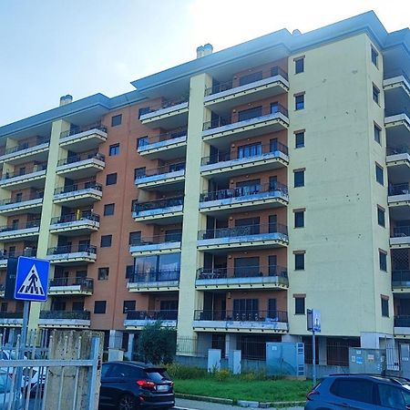 Love Home Apartament Near The Airport ฟิวมิชีโน ภายนอก รูปภาพ
